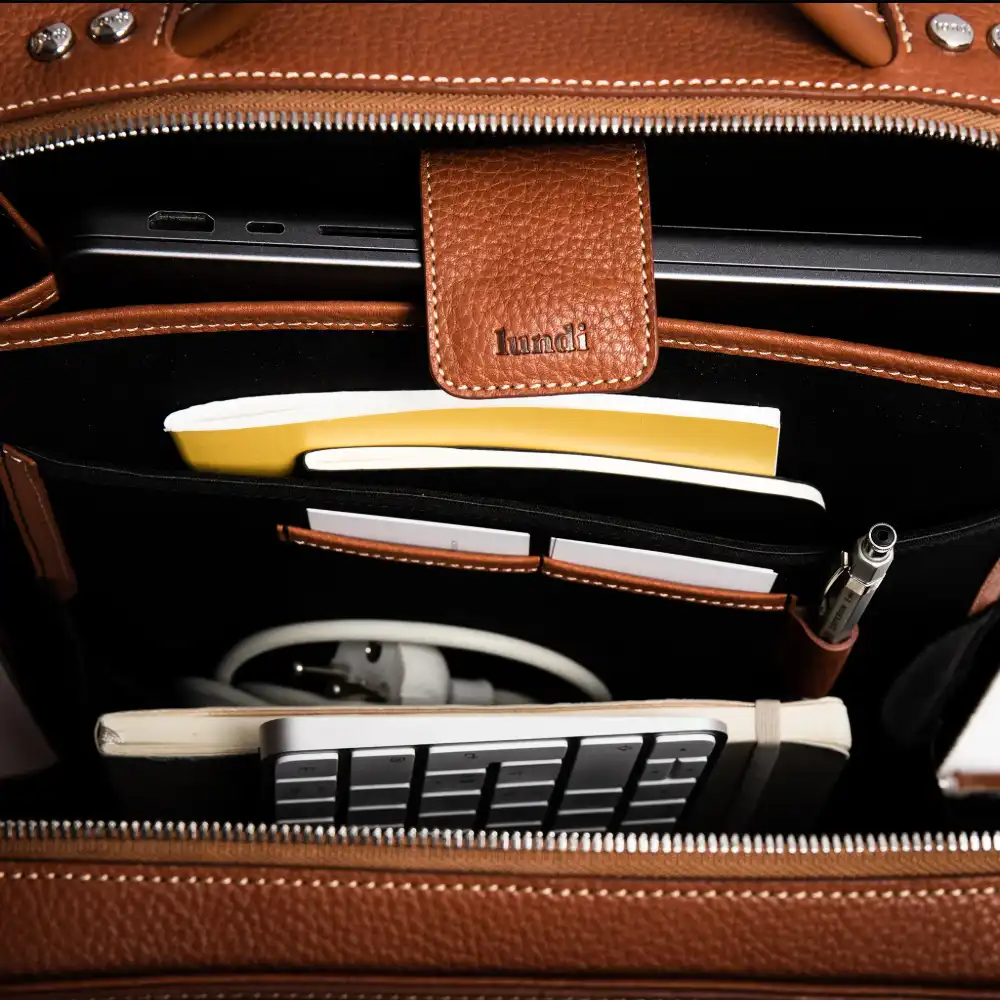Smooth leather backpack - الصورة 2